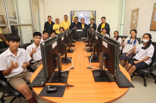 สำนักงาน กสทช. ร่วมกับ สกมช. เปิดศูนย์ USO NET จ.ชุมพร ให้ความรู้ประชาชน-นักเรียนในพื้นที่ห่างไกลรู้เท่าทันภัยไซเบอร์