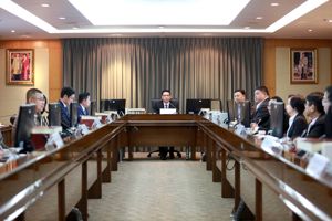 การหารือแนวทางการเฝ้าระวังผู้ที่เดินทางกลับจากต่างประเทศกลุ่มเสี่ยงต่อการติดเชื้อโรค COVID – 19 ผ่านเครือข่ายโทรศัพท์เคลื่อนที่